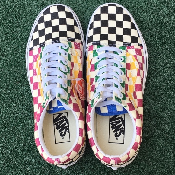 NWT Vans Glitter Checkerboard Old Skool
Sneaker 🌈 Pride Collection - Picture 2 of 6